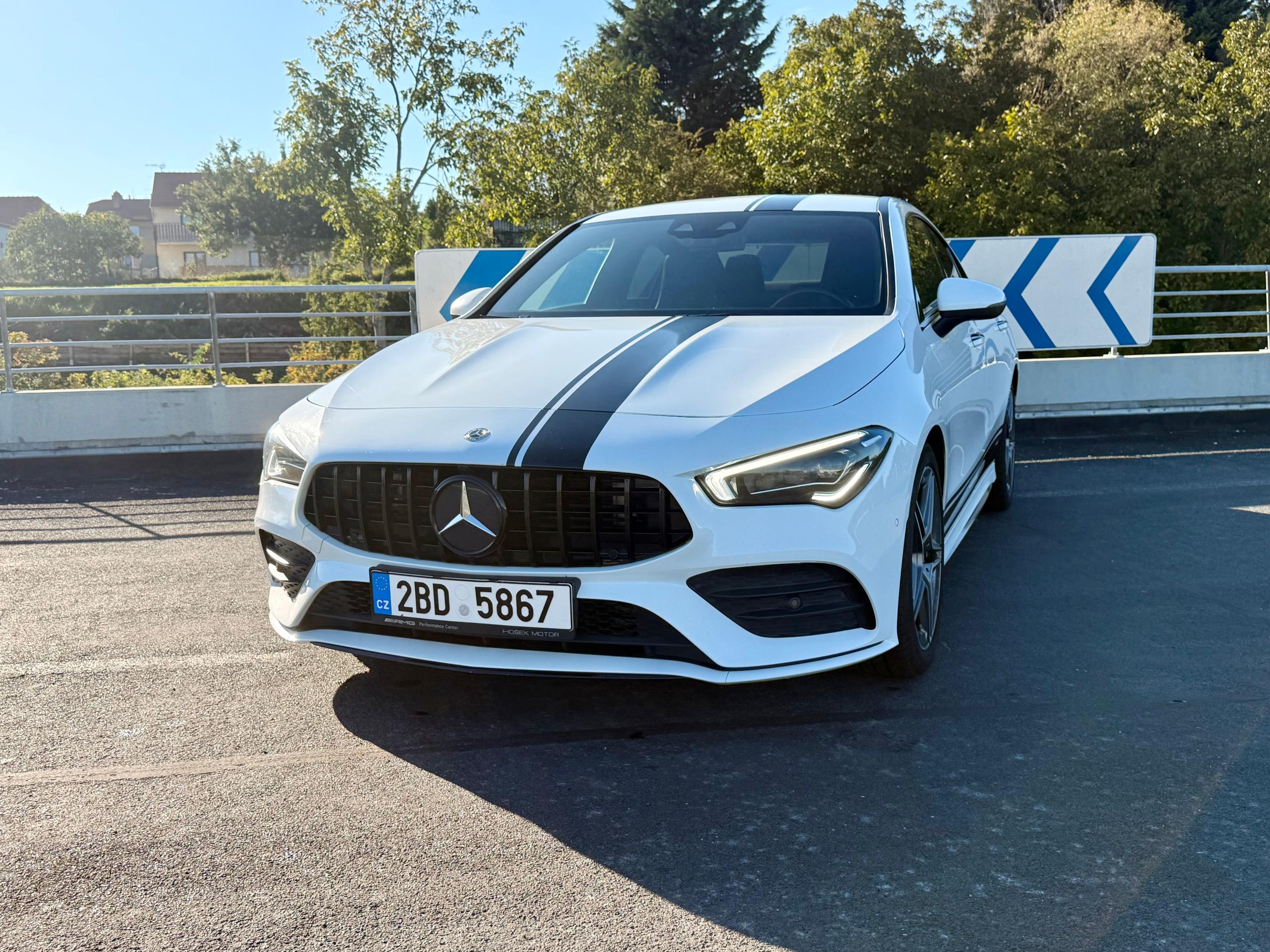 Mercedes Benz CLA 220 AMG Line